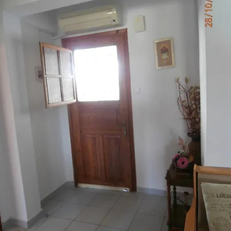 Nikitis House Daire