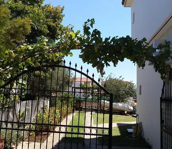 Nikitis House Νικήτη