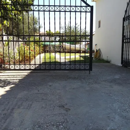 Apartman Nikitis House *